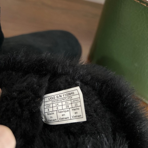 Ugg Women's Black Fur-Lined Boots size 8 - Picture 6 of 8